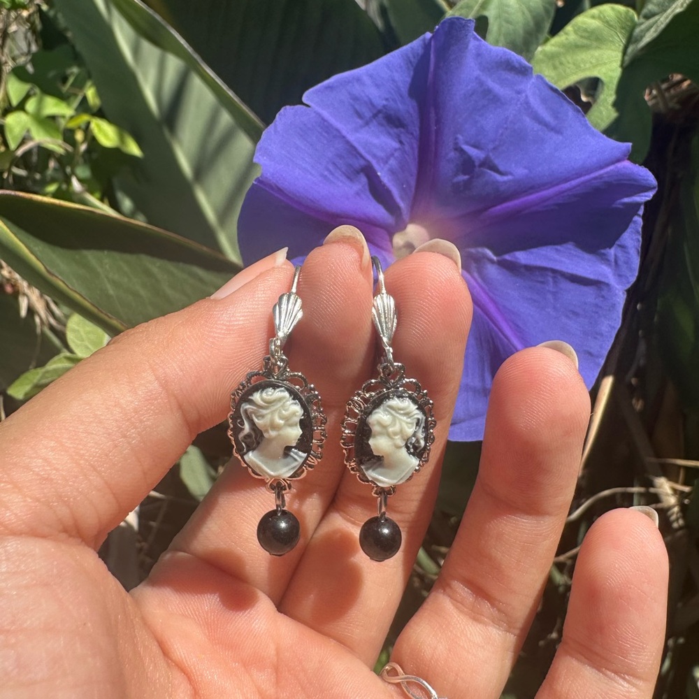 Vintage Black and Silver Drop Earrings